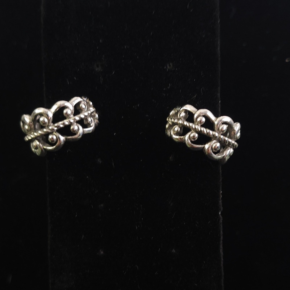 Vintage 1977 Avon French Filigree Hoop Silver Tone Clip Earrings